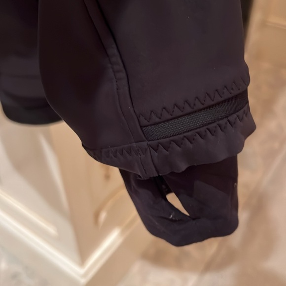 Lululemon two pice jacket size 6 - Picture 3 of 4